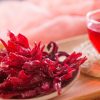 Mứt Hibiscus hủ 200g – còn gọi là mứt Hoa hồng, mứt Atiso đỏ được chế biến từ những đài quả tươi nên giữ được sự tươi ngon, thuần khiết cũng như các chất dinh dưỡng.